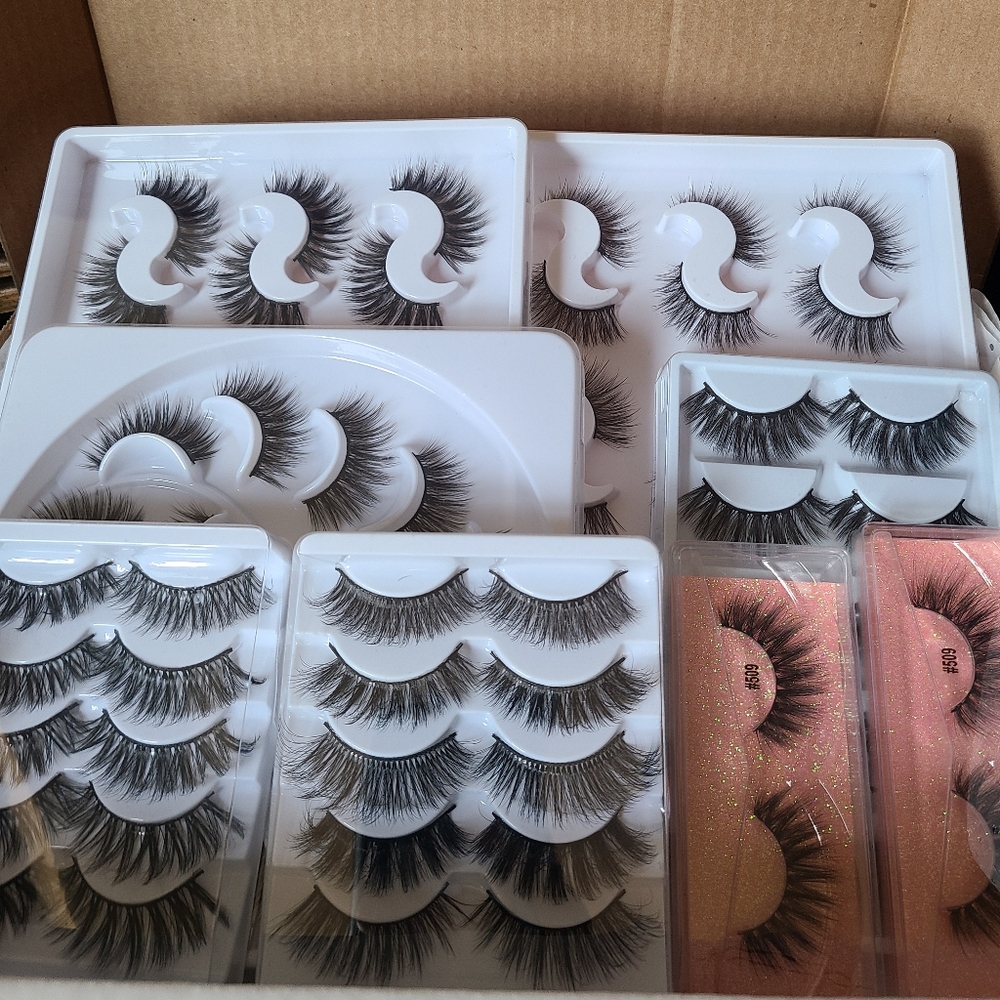 "THE LASH LOVER" BOX